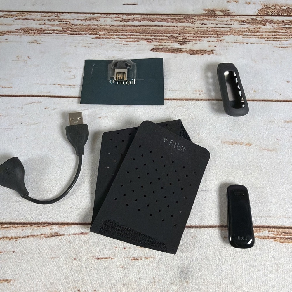 BAD BATTERY Fitbit One Wireless Activity Tracker FB103